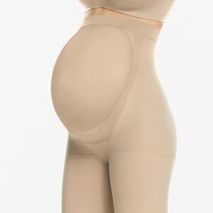 Spanx Mama Shaping Mid-Thigh Short in Bare Size D